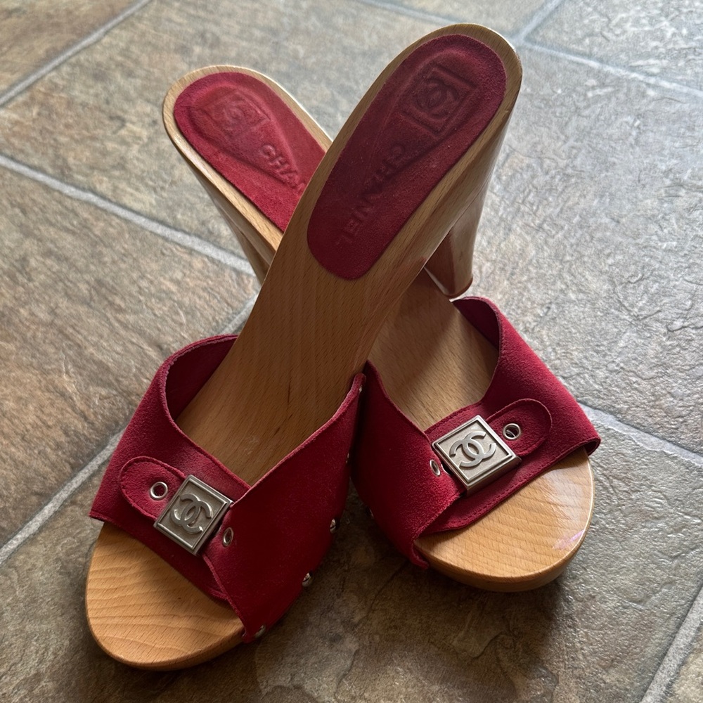 CHANEL Red Wooden Sole Mules